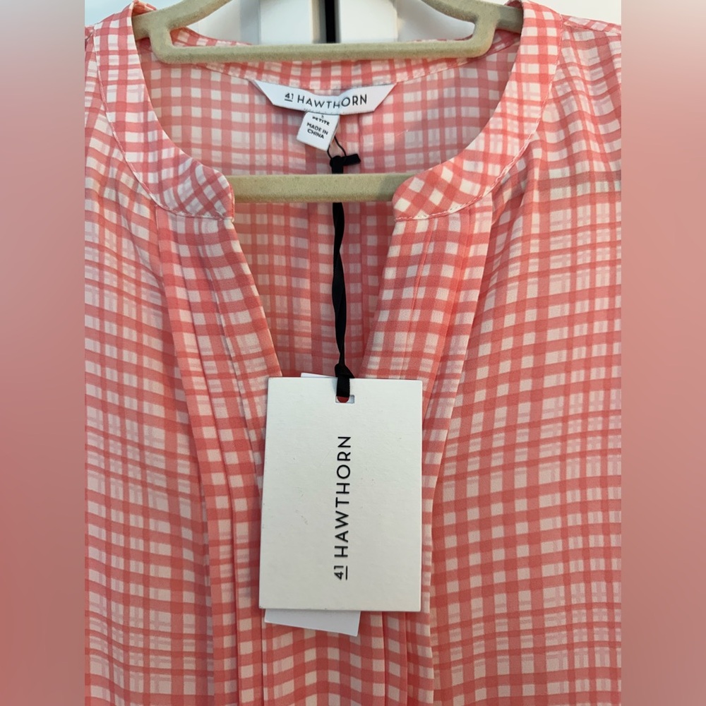41 Hawthorn Pink and Coral Split Neck Sleeveless Blouse - Picture 2 of 4